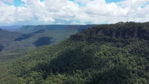 Steep deep canyon of Blue Mountains to Three sisters aerial flying in 4k. Stock Footage 148136855