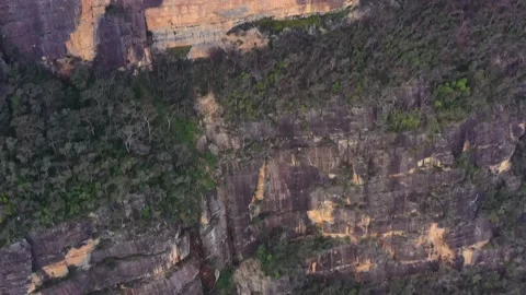 Steep sandstone rock cliffs of Lincoln Rock lookout in Blue Mountains as 4k. Stock Footage 209366014