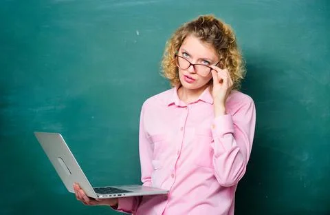 STEM student. Informatics and programming. Teaching online course. Online school 库存照片