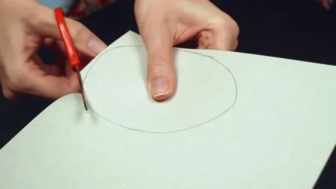 Step 2. Video tutorial DIY Easter egg made of paper for the Easter holiday. 스톡 동영상 147749054