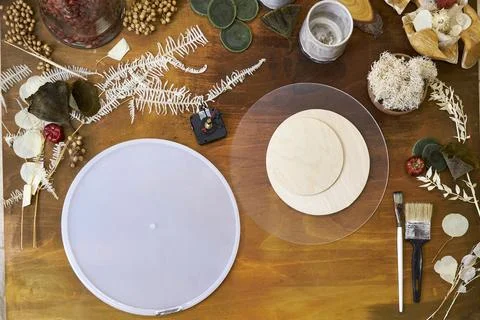 Step-by-step DIY tutorial on making handmade autumn wall clock with natural mate Stock Photos
