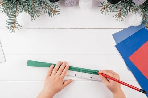 Step-by-step Greeting card 3D Christmas tree tutorial. Step 10: Set aside len 스톡 사진