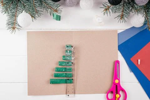 Step-by-step Greeting card 3D Christmas tree tutorial. Step 17: Apply glue to 스톡 사진
