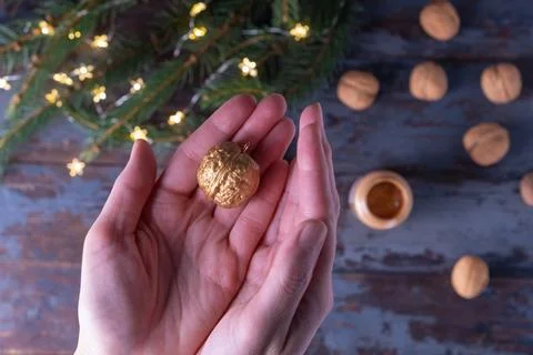 Step-by-step instructions: DIY golden nut tree toy. Step 12: The resulting .. Фото