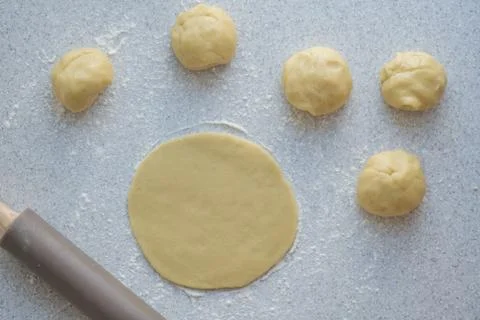 Step-by-step instructions for making bagel cookies for use in recipe Stock Photos