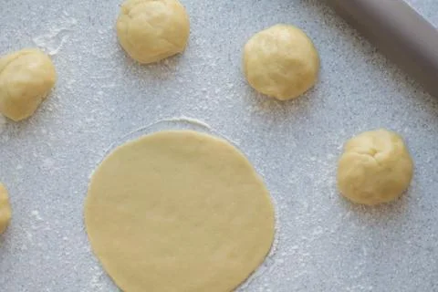 Step-by-step instructions for making bagel cookies for use in recipe Stock Photos