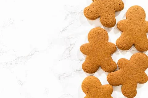 Step-by-Step Process of Making Spiced Gingerbread Cookies 스톡 사진
