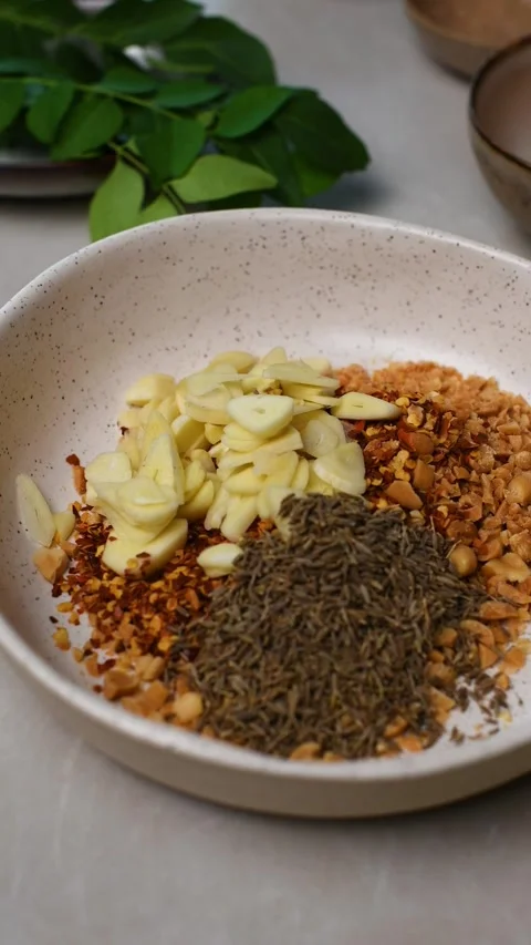 Step by Step Video of Indian inspired Chili Crisp 動画素材 273294148