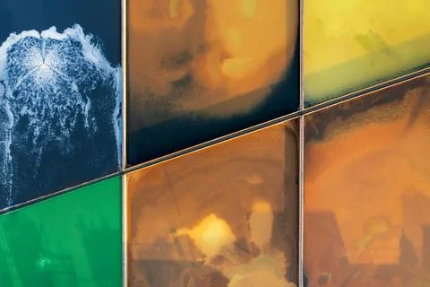 Step-by-step water purification, from rusty water to blue, all levels of city Foto stock