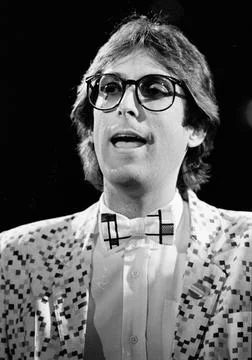 Stephen Bishop performs on Solid Gold in 1983 Credit: Ron Wolfson / MediaPunch Foto stock