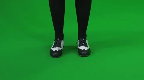 Stepping dancing foot close up isolated green screen 스톡 동영상 64806088
