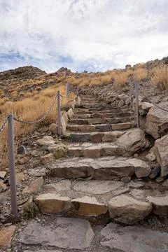 Steps made out of stone at Roques de Garcia volcanic rocks in Teide Nationa.. Foto stock