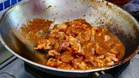 Steps to make a chicken spicy curry in thai style. Contains chicken, chilli.. Видео 76246261