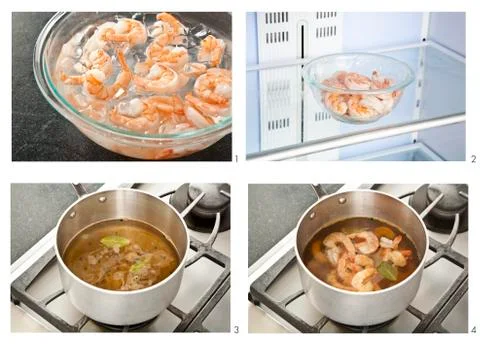 Steps for Making Shrimp Cocktail; Poaching in Seasoned Poaching Liquid Illustrazione stock