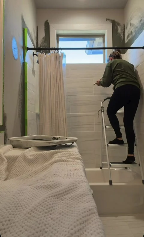 Stepstool Balanced On The Bathtub Slips Off, Texas, USA - 03 Jan 2026 Stock Footage 325998402