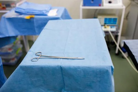 Sterile instruments for surgery on a tray Foto stock