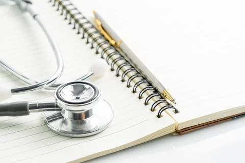 Stethoscope on blank notepad Foto stock