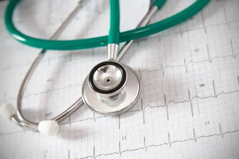 Stethoscope on physical graph paper Stock-Fotos