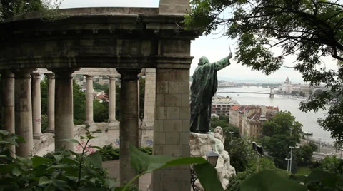 ST.GELLERT MONUMENT LONGSHOT 1 Stock Footage 39241702