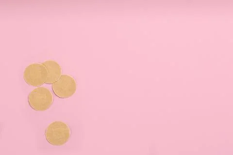 Sticking plasters on pink background, flat lay. Space for text Stock Photos