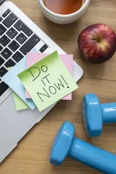Sticky Note with Motivational Message Do It Stock Photos
