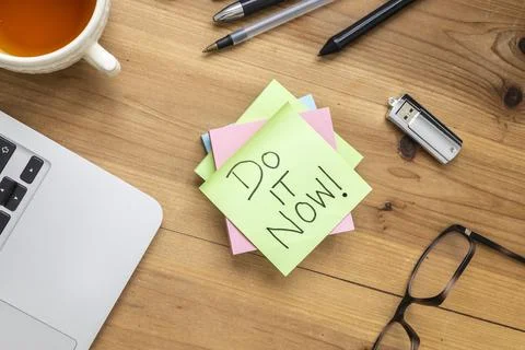 Sticky Note with Motivational Message Do It Stock Photos