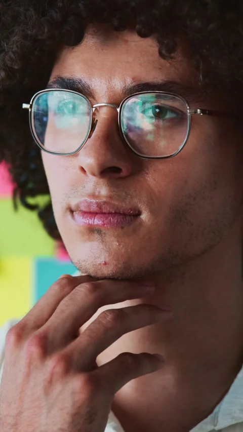 Sticky note, thinking or man with glasses for creativity, design ideas or Stock Footage 322003199