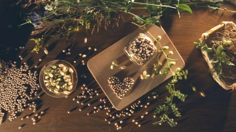 Still life with chickpeas on the table. Видео 87101678