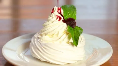 Still life of Raspberry Meringue 스톡 동영상 21032697