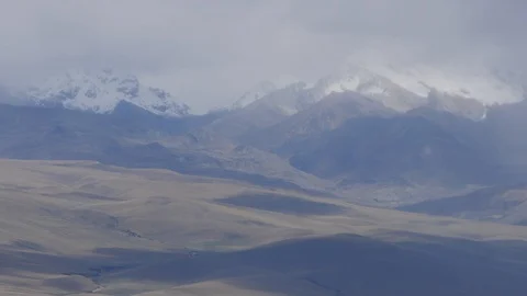 Still Shot white mountain range, Callejon de Huaylas, Perù Huaraz Video stock 106489760