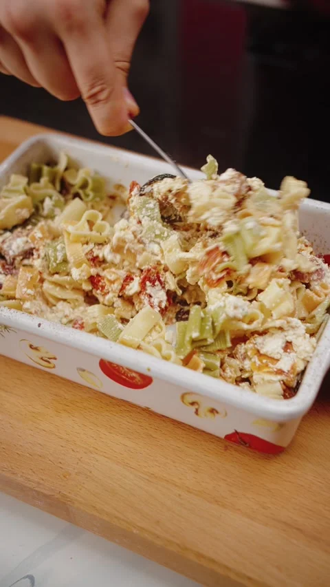 Stir Cooked Food in Baking Dish Vídeos de archivo 282730357