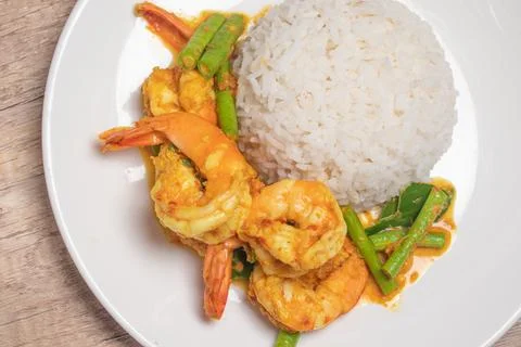Stir fried Prawn Curry Paste with Long Beans Stock-Fotos
