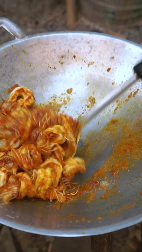 Stir-fried stink beans with fresh prawns and chili paste. Stock-Footage 336270463