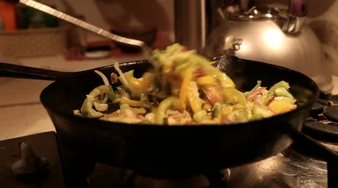 Stir fried vegetables in the pan Video stock 68901205