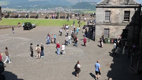 Stirling Castle Visitors Vídeos de archivo 341107694