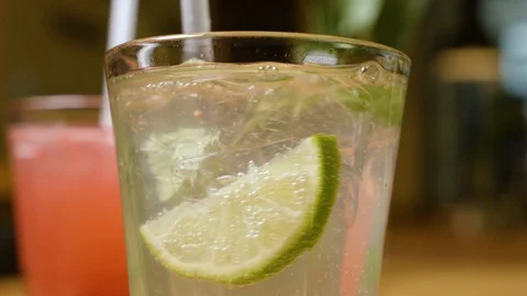 Stirring Around Lemonade with Straw Vídeos de archivo 111768824