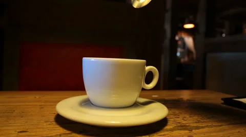 Stirring sugar in the coffee cup Vídeo Stock 37128045