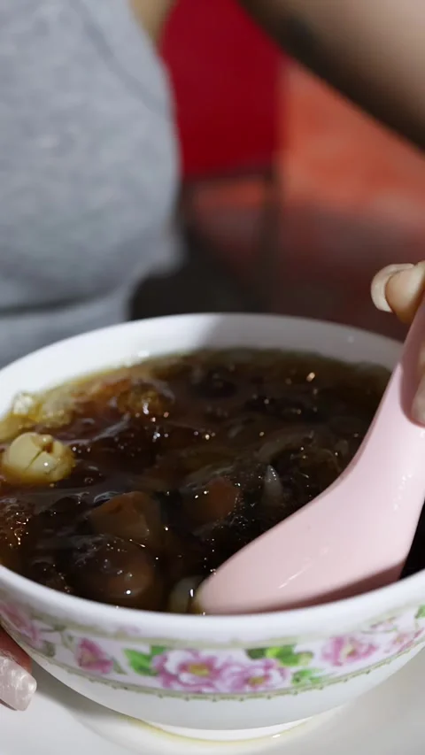 Stirring Thai Assorted Beans Dessert in Chinatown Bangkok Stock Footage 317134096