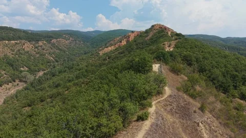 Stob Pyramids Hiking Trail Through Lush Green Hills, Bulgaria Vídeo Stock 343364123