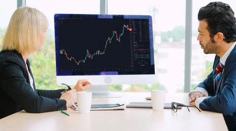 Stock market data chart analysis by ingenious computer software Foto stock