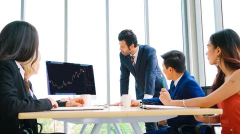 Stock market data chart analysis by ingenious computer software Foto stock