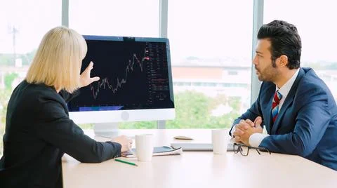 Stock market data chart analysis by ingenious computer software Foto stock