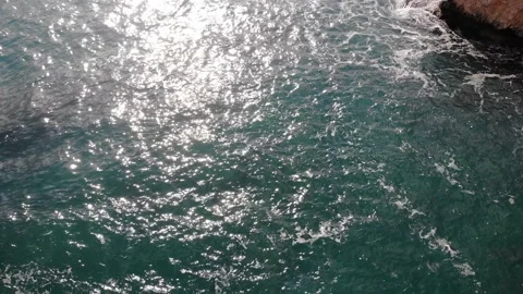 Stock video Big Waves rolling from above Видео 138401493