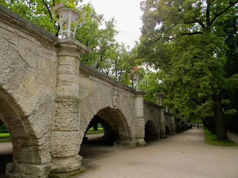 Stone arch with large vaults. Foto stock
