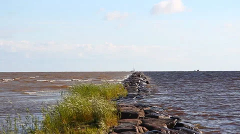 Stone beach, the surf. Video stock 36212054