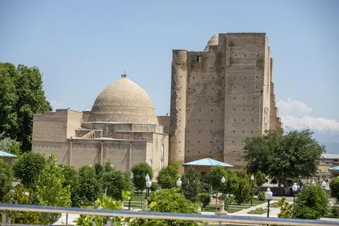 A stone building in the damage condition Stock-Fotos