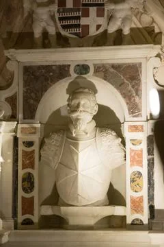 Stone bust inside the crypt of Valletta Cathedral in Malta Stockfoto's
