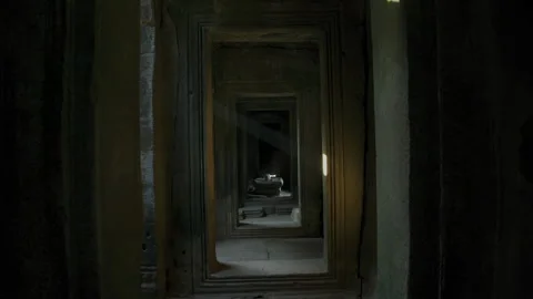 Stone corridor of an ancient temple with sunbeam 库存影片 331956796