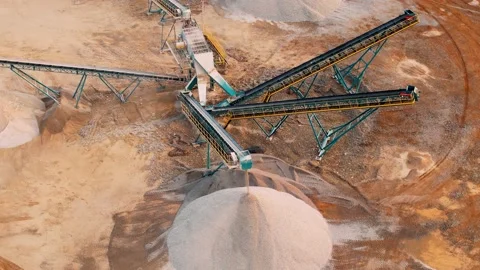 Stone crusher at open pit mining and processing plant for crushed stone, sand Vídeos de archivo 167352994