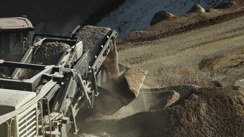 Stone crusher plant machine, conveyor belt and bulldozer,work in quarry Video stock 294104478